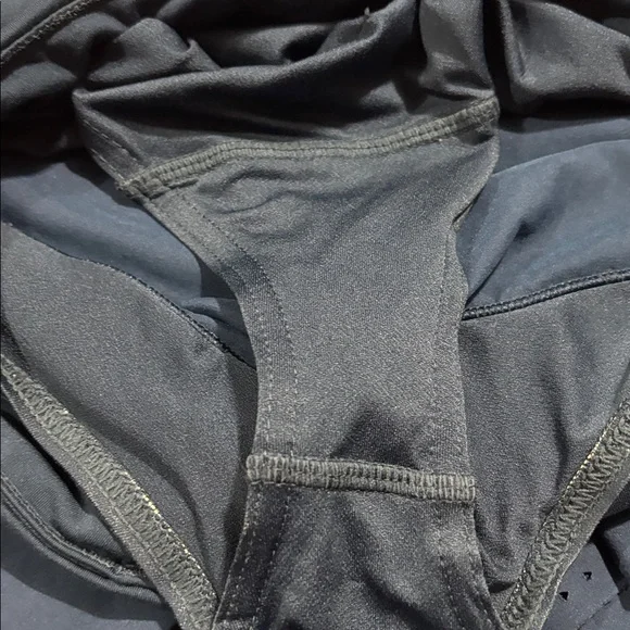 ATHLETA RUNNING SHORTS - Picture 5 of 6